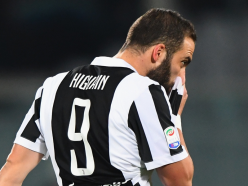 Juventus prioritise Higuain sale amid Chelsea & AC Milan links