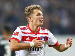 Bayern target Arp signs new Hamburg contract until 2020