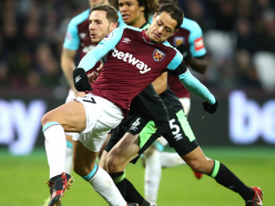 Moyes acknowledges speculation but says Chicharito helped West Ham on Saturday