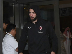 Higuain dropped by Milan ahead of Chelsea move